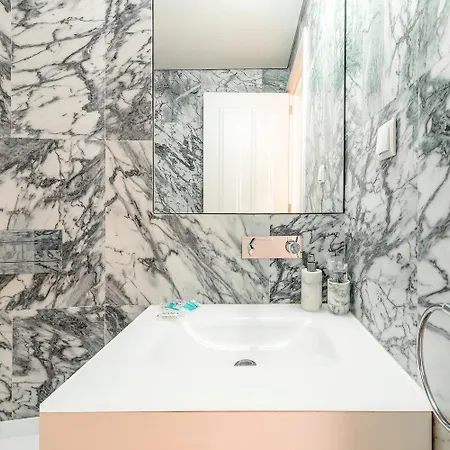 Guestready - S. Bento Bright Apartment